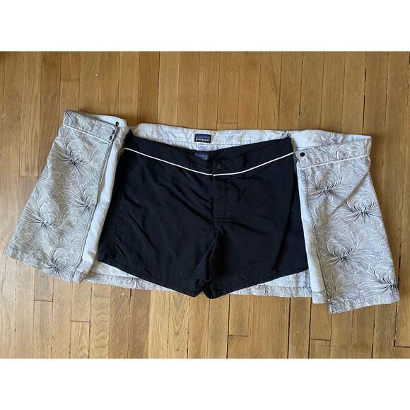 Patagonia Button Out Boardie Wrap Skirt & Shorts in Cornelia Black Size 12 - Picture 3 of 7